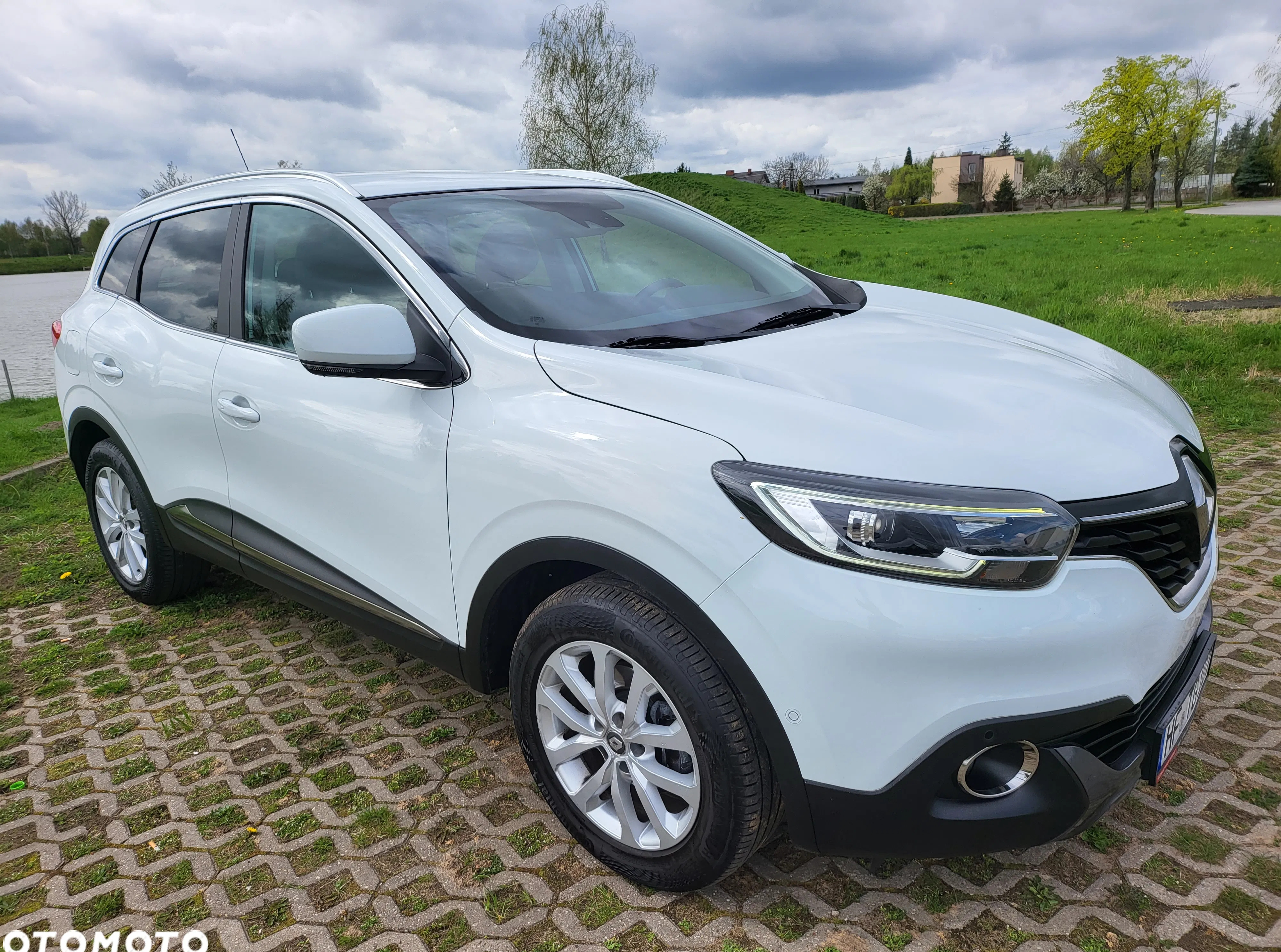 renault kadjar Renault Kadjar cena 48909 przebieg: 198000, rok produkcji 2016 z Sieradz